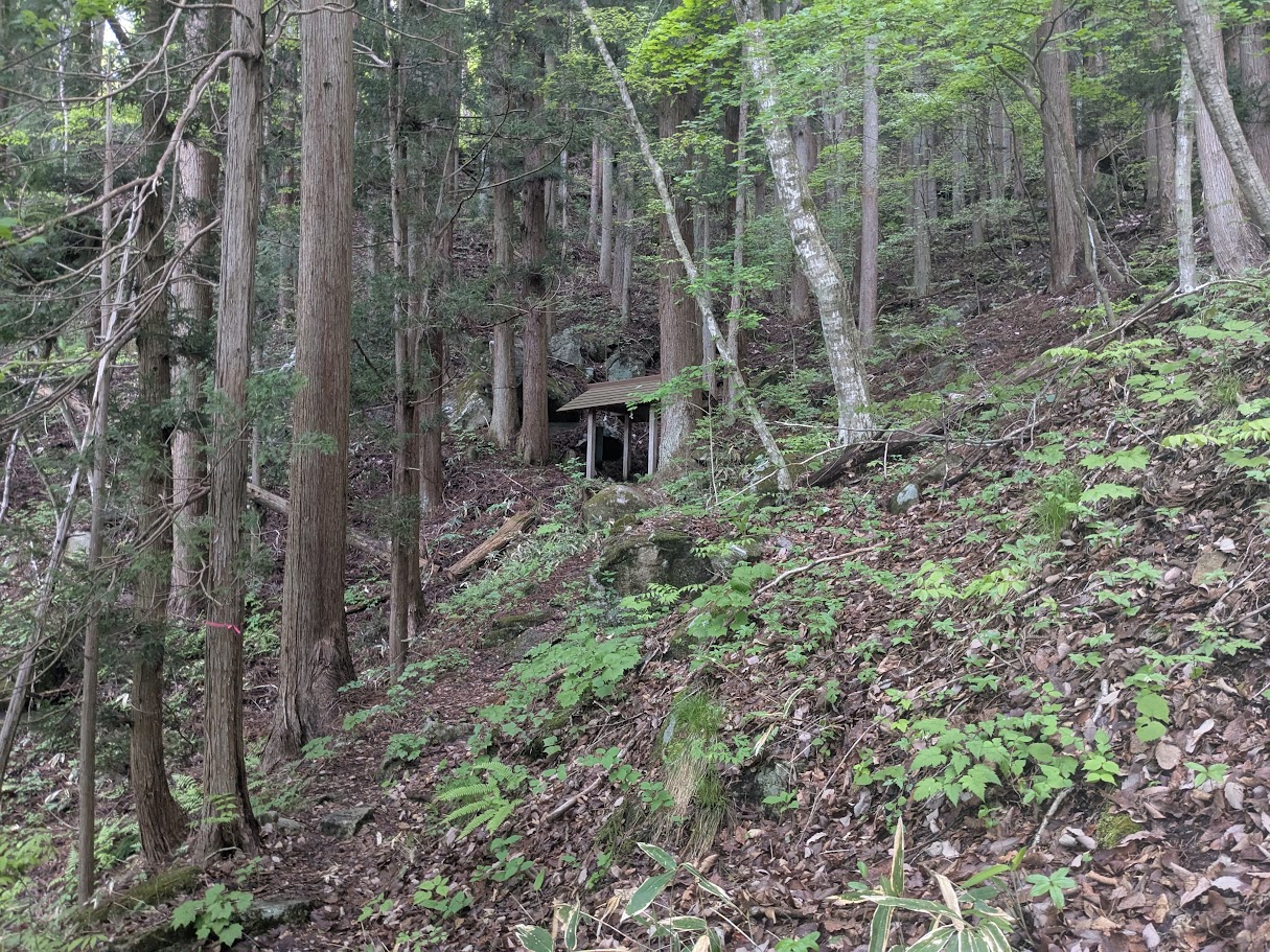 金華山コース途中の手水舎